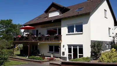 Das Gebäude in dem sich die Ferienwohnung befindet