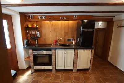 Küche/Küchenzeile in der Unterkunft Altes Fährhaus an der Mosel anno1633