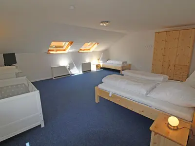 Ein Bett oder Betten in einem Zimmer der Unterkunft Apartment Eifelnatur - Haus 3-2 by Interhome