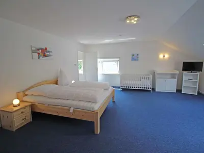 Ein Bett oder Betten in einem Zimmer der Unterkunft Apartment Eifelnatur - Haus 3-2 by Interhome