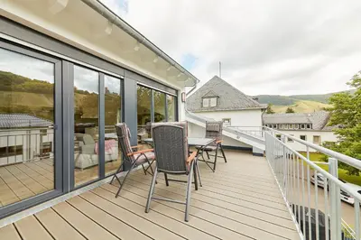 Ein allgemeiner Bergblick oder ein Berglick von der Ferienwohnung aus