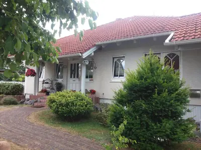 Ein Garten an der Unterkunft Ferienwohnung Reuter
