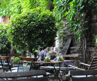 Ein Garten an der Unterkunft Winzerhof Gietzen