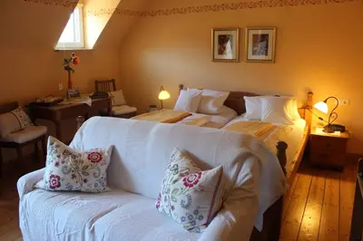 Ein Bett oder Betten in einem Zimmer der Unterkunft Winzerhof Gietzen