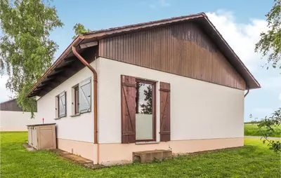 Das Gebäude in dem sich das Ferienhaus befindet