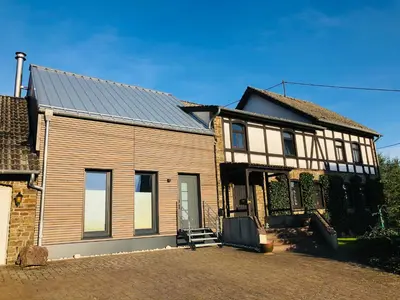 Das Gebäude in dem sich die Ferienwohnung befindet