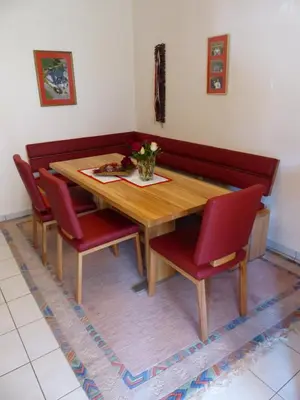 Ein Sitzbereich in der Unterkunft Wein und Gästehaus Scheid
