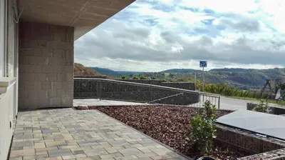 Ein allgemeiner Bergblick oder ein Berglick von der Ferienwohnung aus