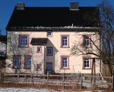 Das Gebäude in dem sich die Ferienwohnung befindet