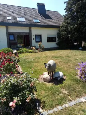 Ein Garten an der Unterkunft Silence Ferienwohnungen mit - 2 Apartments