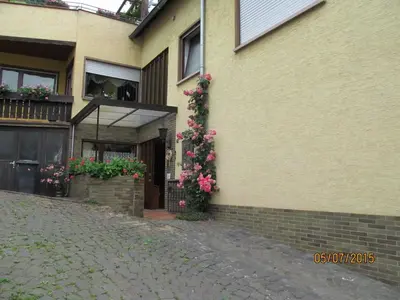 Das Gebäude in dem sich die Ferienwohnung befindet
