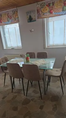 Ein Sitzbereich in der Unterkunft Holzfeld