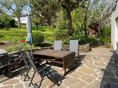 Ein Garten an der Unterkunft Am alten Apfelbaum - Fewo 2