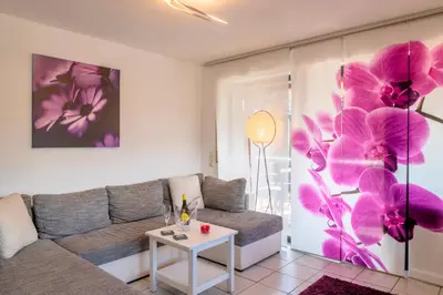 Ein Sitzbereich in der Unterkunft Ferienwohnung Seeblick