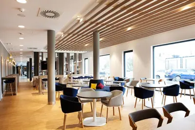 Ein Restaurant oder anderes Speiselokal in der Unterkunft Holiday Inn Express - Trier by IHG