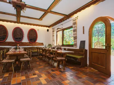 Ein Restaurant oder anderes Speiselokal in der Unterkunft Ferienweingut-Liebfried