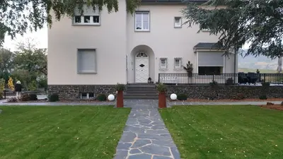 Ein Garten an der Unterkunft 