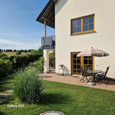 Ein Garten an der Unterkunft Ferienwohnung Moseltor