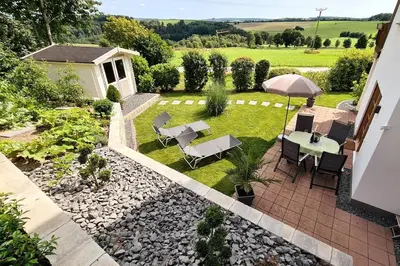 Ein Garten an der Unterkunft Ferienwohnung Moseltor