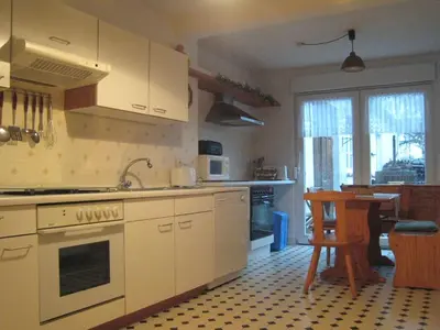 Küche/Küchenzeile in der Unterkunft Morbach Hillside Mansion