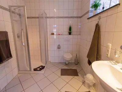 Ein Badezimmer in der Unterkunft Romantischer Aufenthalt mit Blick auf den Weinberg