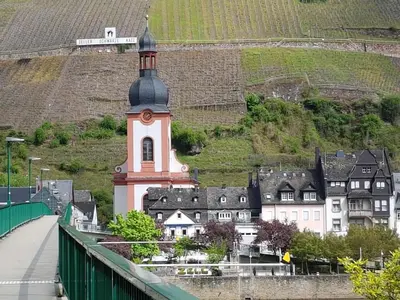 Das Gebäude in dem sich das Ferienhaus befindet