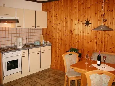 Küche/Küchenzeile in der Unterkunft Chalet in Reinskopf with Fireplace and Balcony