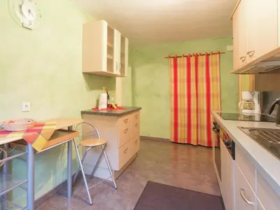 Küche/Küchenzeile in der Unterkunft Waxweiler Riverside Retreat