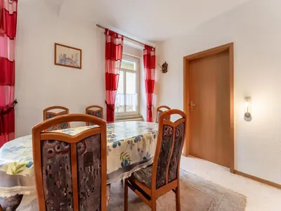 Ein Sitzbereich in der Unterkunft Moselanmut in Ediger-Eller