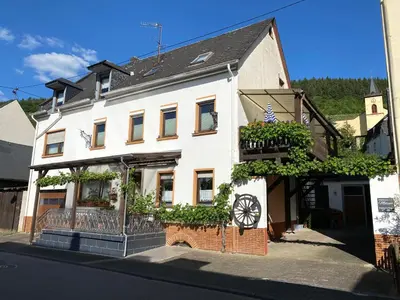 Das Gebäude in dem sich die Ferienwohnung befindet