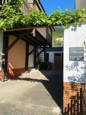 Das Gebäude in dem sich die Ferienwohnung befindet