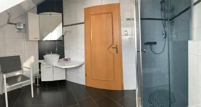 Ein Badezimmer in der Unterkunft Ferienwohnung Hochwaldblick 2