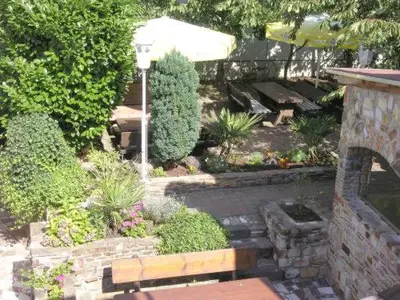 Ein Garten an der Unterkunft Hotel Adria Stuben