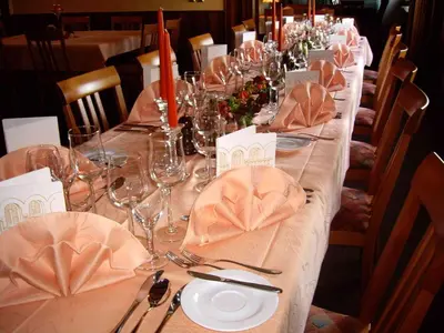 Ein Restaurant oder anderes Speiselokal in der Unterkunft Hotel-Restaurant Zum Stern