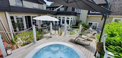 Der Swimmingpool an oder in der Nähe von Strandhaus an der Mosel
