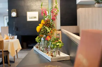 Ein Restaurant oder anderes Speiselokal in der Unterkunft Hotel Villa am Rhein