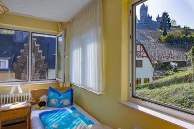 Ein Garten an der Unterkunft Hotel Villa Tummelchen