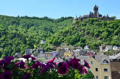 Ein allgemeiner Bergblick oder ein Berglick von des Hotels aus