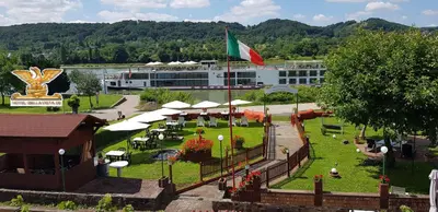 Ein allgemeiner Bergblick oder ein Berglick von des Hotels aus