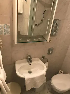 Ein Badezimmer in der Unterkunft Hotel Rheinlust