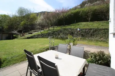 Ein Garten an der Unterkunft Komfort Ferienwohnung FEWO74-1