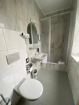 Ein Badezimmer in der Unterkunft Hotel Hieronimi