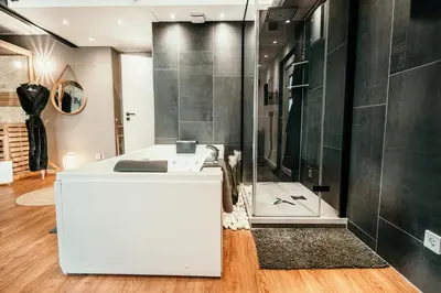 Ein Badezimmer in der Unterkunft Luxusloft Timeout with private Spa