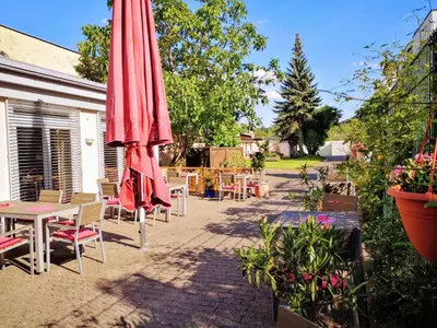 Ein Garten an der Unterkunft Hotel Scholz