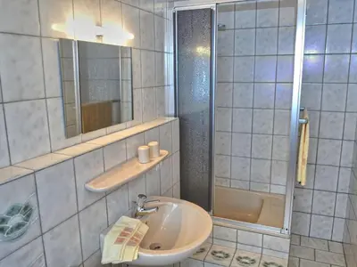 Ein Badezimmer in der Unterkunft Apartment Belvedere by Interhome