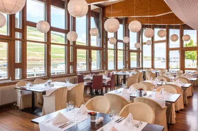 Ein Restaurant oder anderes Speiselokal in der Unterkunft NH Bingen