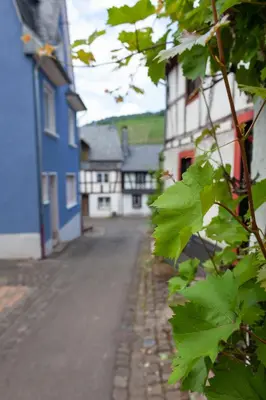 Das Gebäude in dem sich das Ferienhaus befindet
