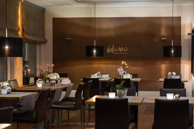 Ein Restaurant oder anderes Speiselokal in der Unterkunft Hotel Vulcano Lindenhof