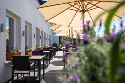 Ein Restaurant oder anderes Speiselokal in der Unterkunft Hotel Vulcano Lindenhof