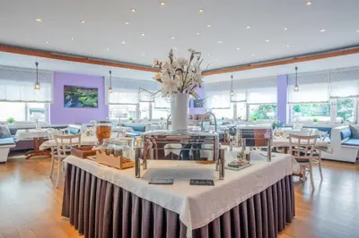 Ein Sitzbereich in der Unterkunft Hotel Koch Schilt